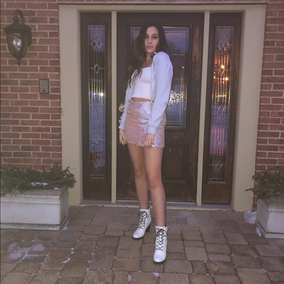 Meet your Posher, Lily - Picture 3 of 3